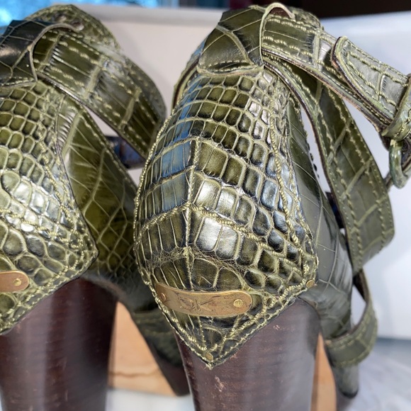 Donna Karan Green Croc Leather Platform Y2K Stock Heels Old money
Quiet Luxury - Picture 3 of 12